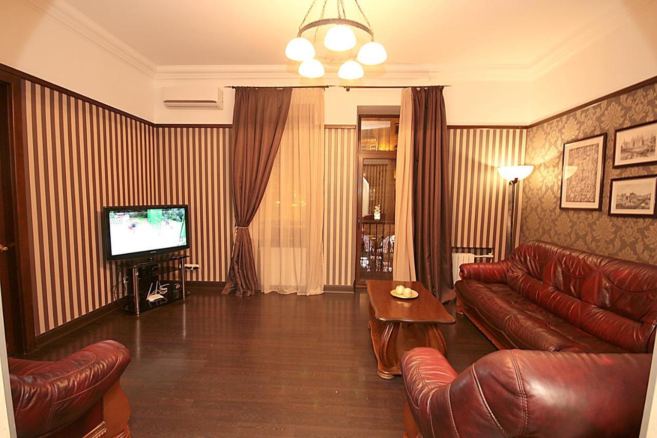 Inn Home Apartments In Kiev Center Ngoại thất bức ảnh