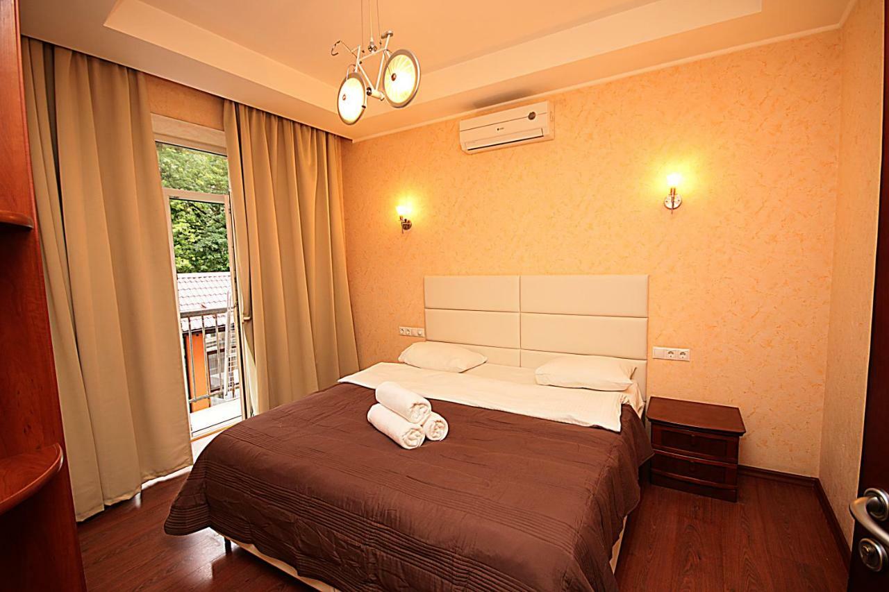 Inn Home Apartments In Kiev Center Ngoại thất bức ảnh